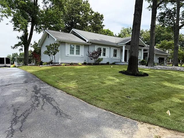 Clean bed line along the drive